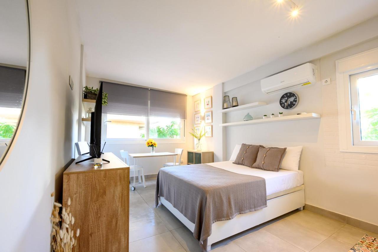 פואנגירולה Studio, City Center By 10Tosea מראה חיצוני תמונה
